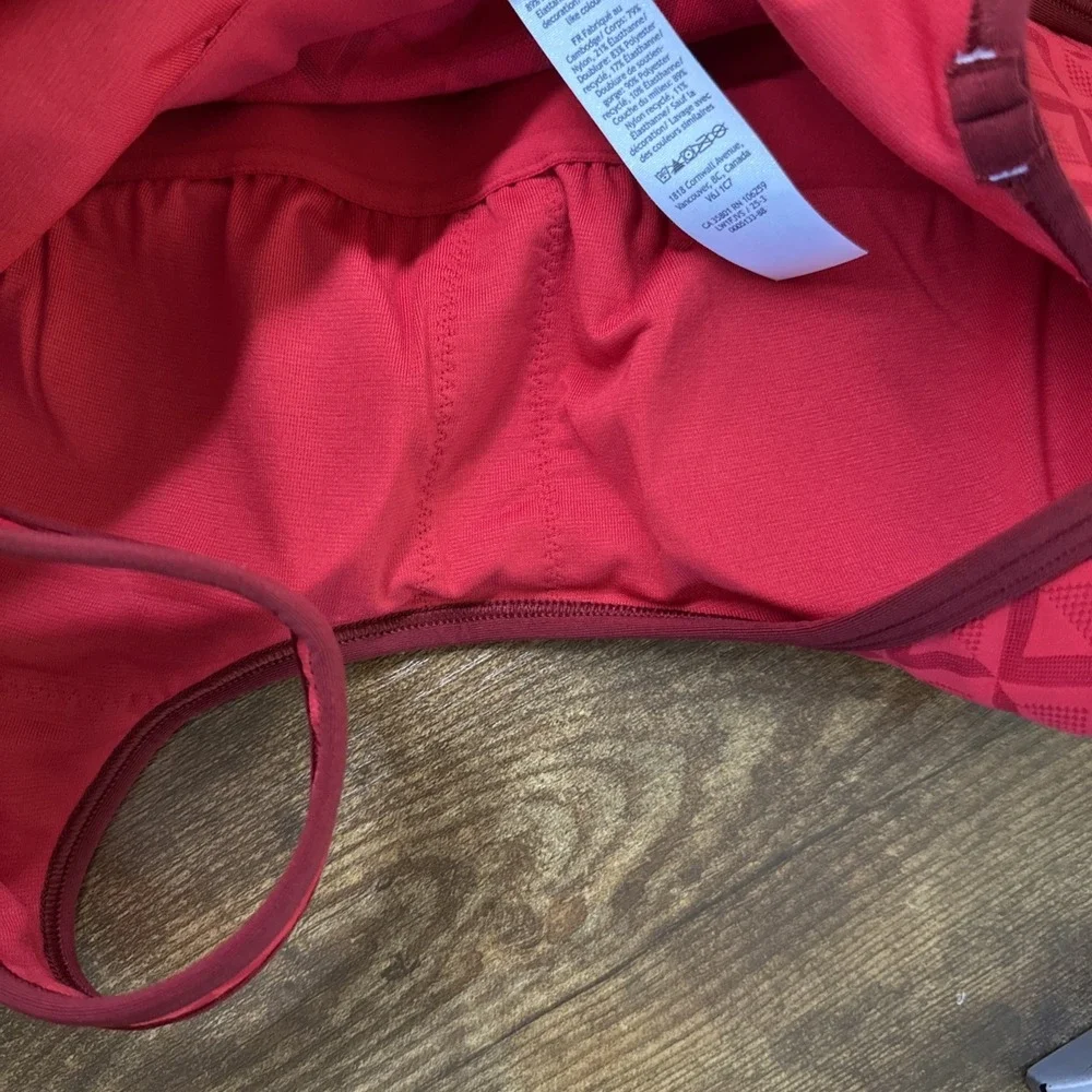 NWT Lululemon XXS Red Textured Mesh Tennis Tank Crop Built‎ In Bra Align LW1FJVS